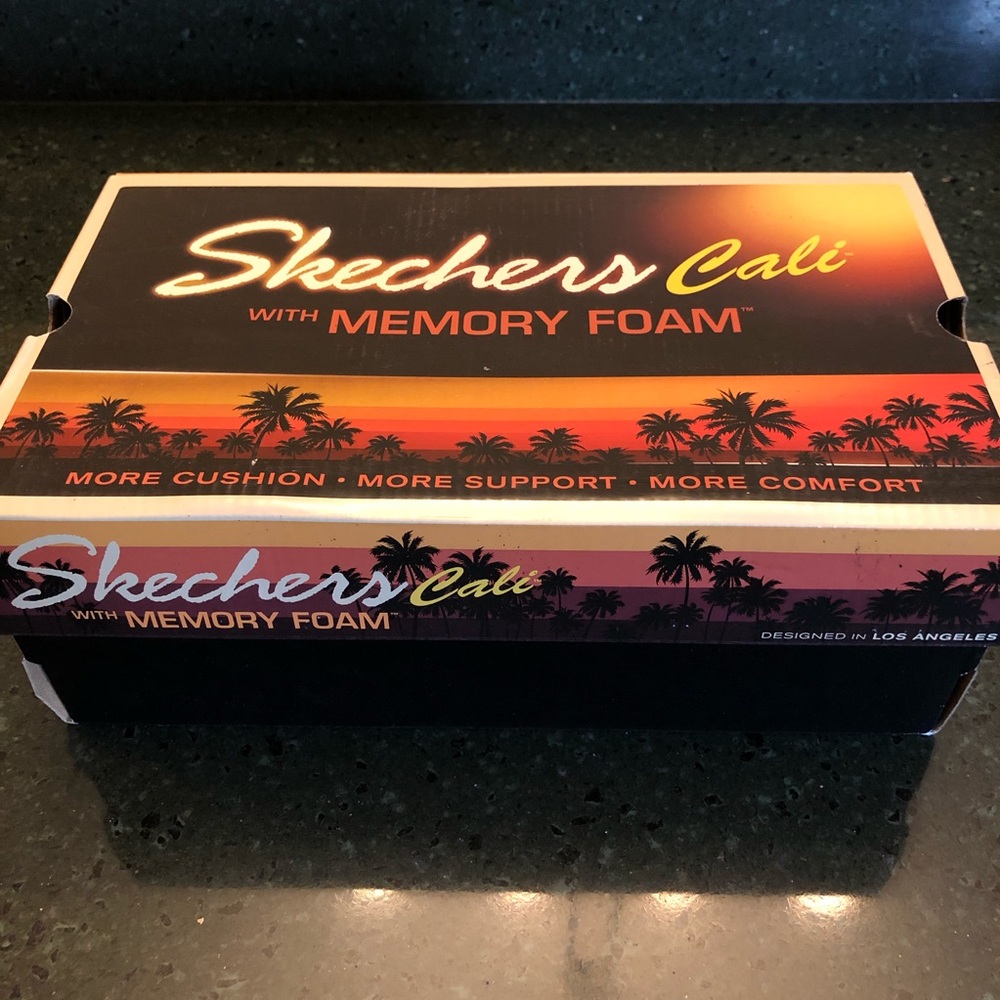 Never Worn Brand New Skechers Memory Foam Shoes w/Bio-Dry Insole Lining